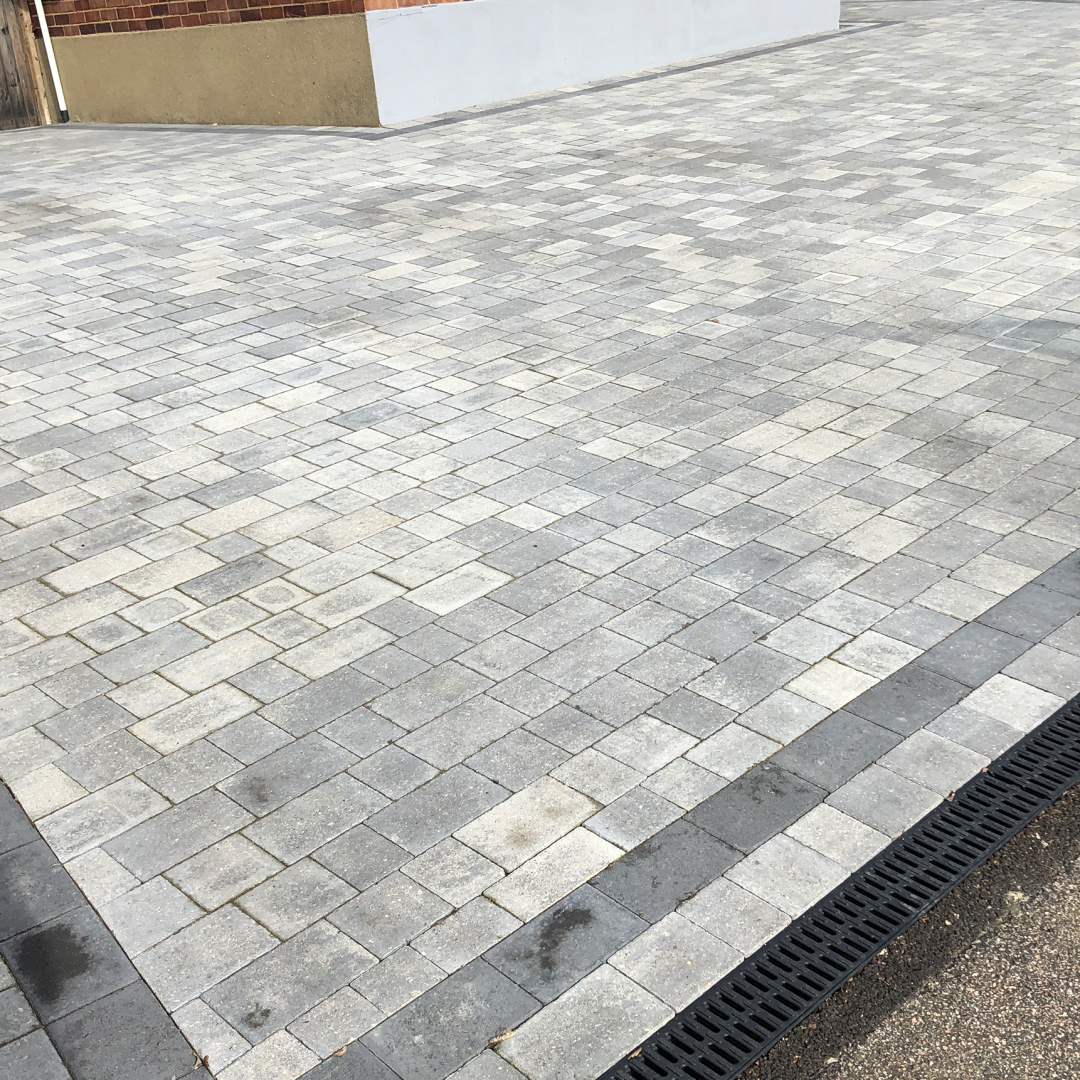 https://ddl-landscaping.co.uk/wp-content/uploads/2023/03/driveway002-1080x1080.png