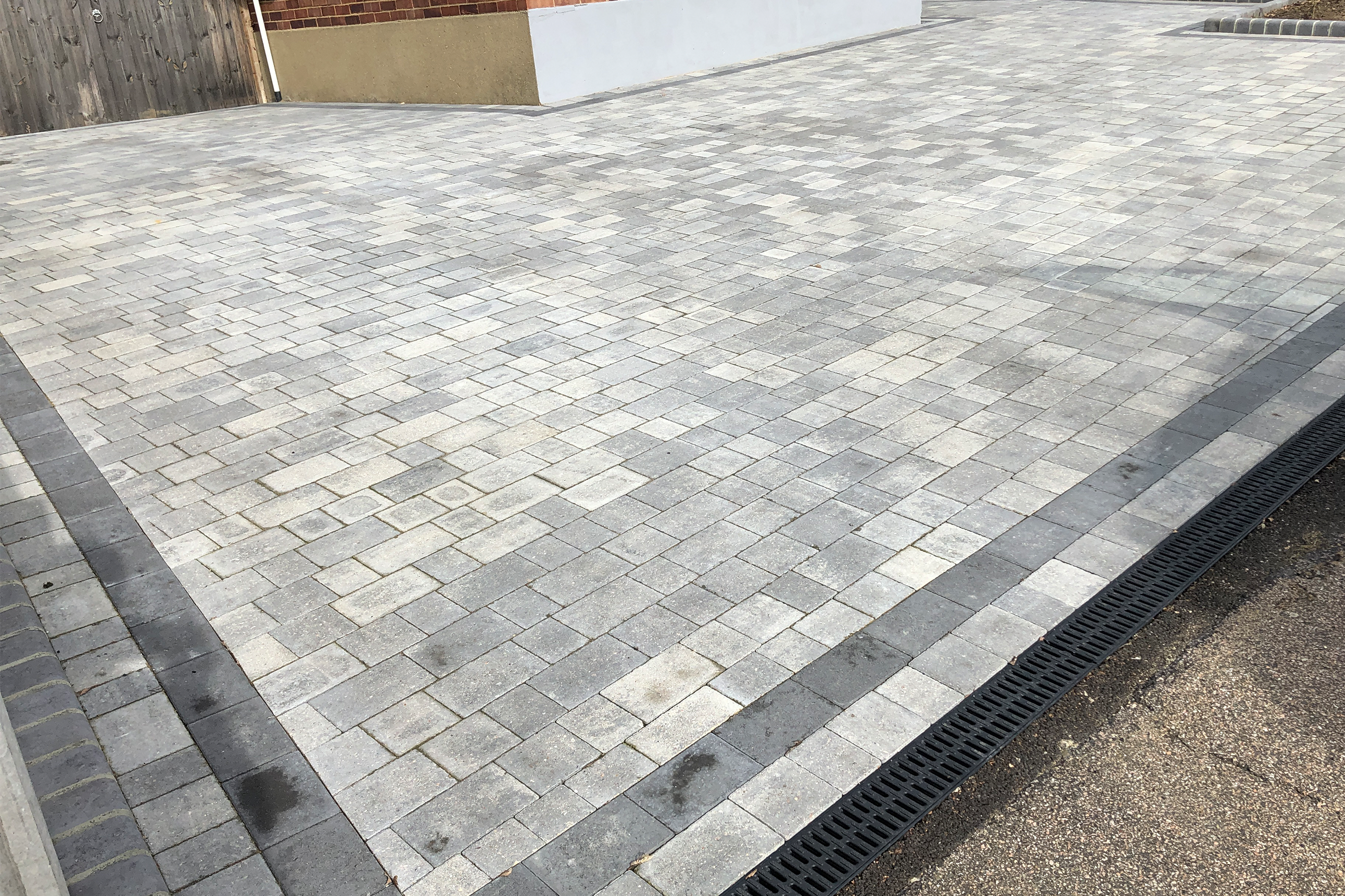 https://ddl-landscaping.co.uk/wp-content/uploads/2023/03/driveway002.png