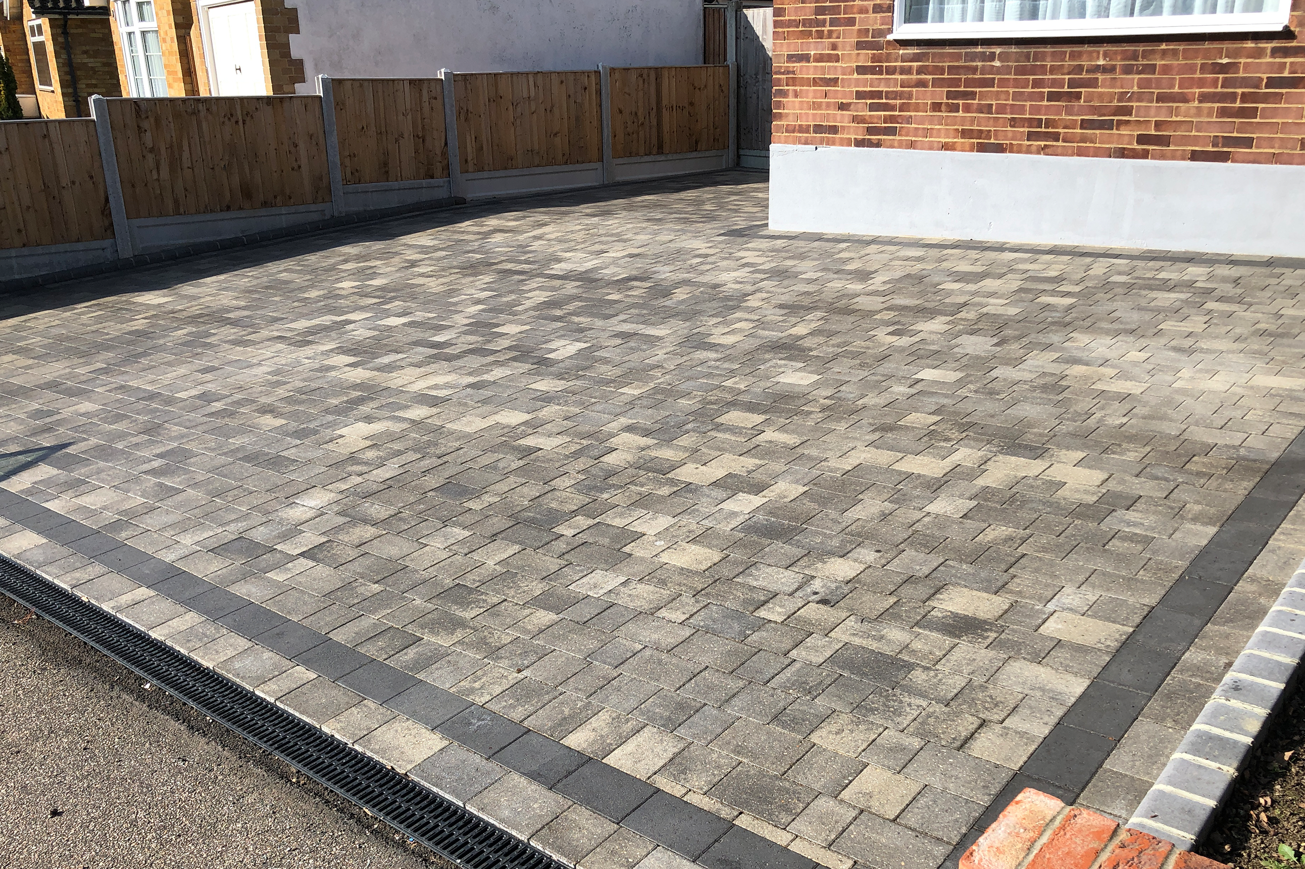 https://ddl-landscaping.co.uk/wp-content/uploads/2023/03/driveway004.png